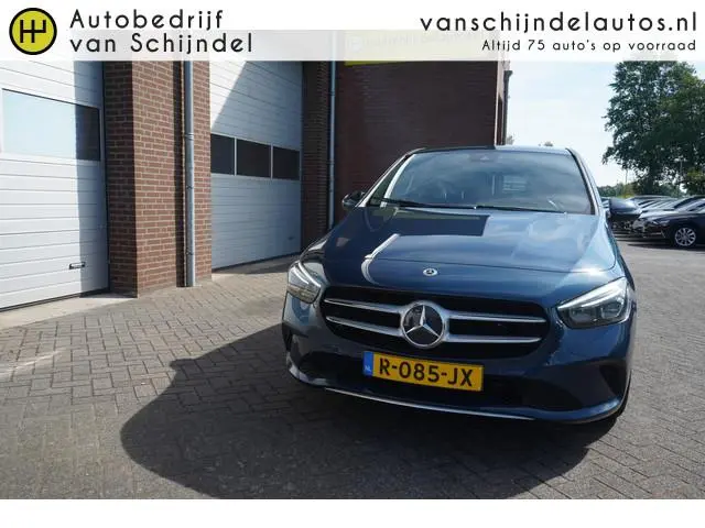 Mercedes-Benz B-klasse 180 LUXURY LINE SEPT 2022 ORIGINEEL NEDERLANDS DEALER ONDERHOUDEN ELECTR.TREK...