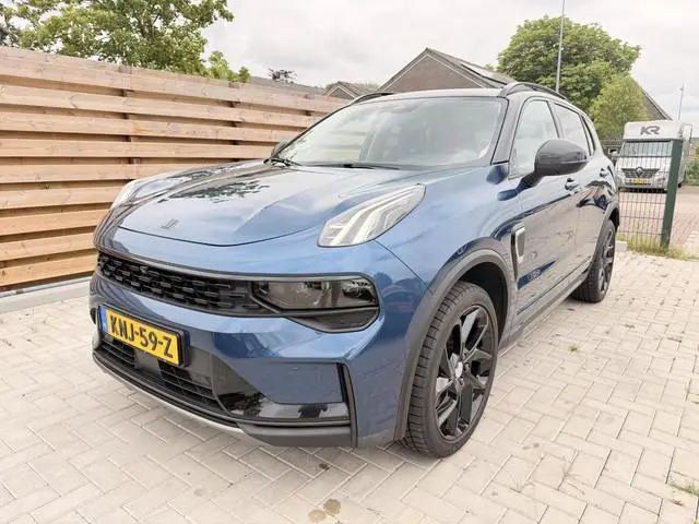 Lynk & Co 01