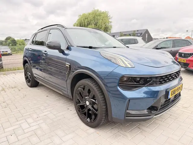 Lynk & Co 01