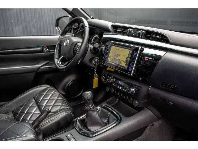 Toyota HiLux 2.4 D 4WD | 150 PK | LED | Camera | Cruise | Navi | Climatronic | Trekhaak