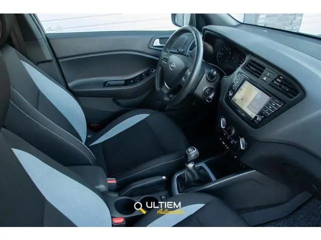 Hyundai i20 1.2 i-Motion Premium | 1e Eigenaar, Navi, Camera