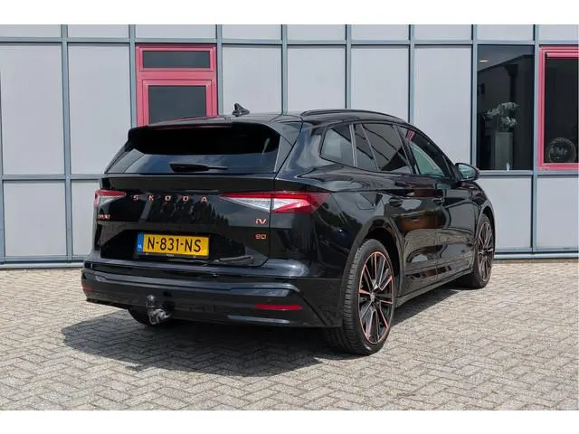 ŠKODA Enyaq iV 80 Founders Edition Black SOH 91% 383/1895 Trekhaak Panoramadak