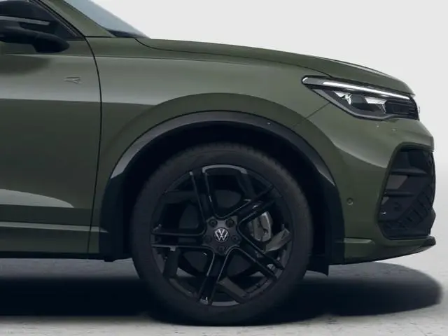 Volkswagen Tiguan R-Line Edition 1.5 eHybrid 272 PK 6 versn. DSG · Black Style Pakket · Panoramaschu...