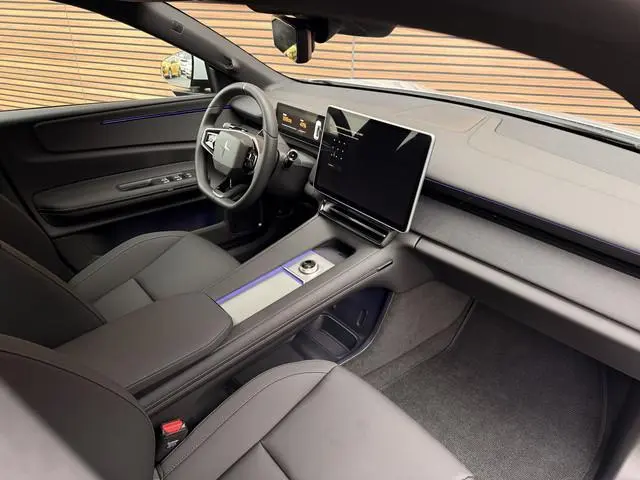 Polestar 4