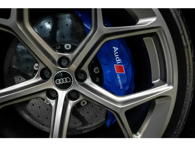 Audi RS6 Avant TFSI quattro | Audi Exclusive | Eventuri | Keramisch | B/O 3D | Pano |