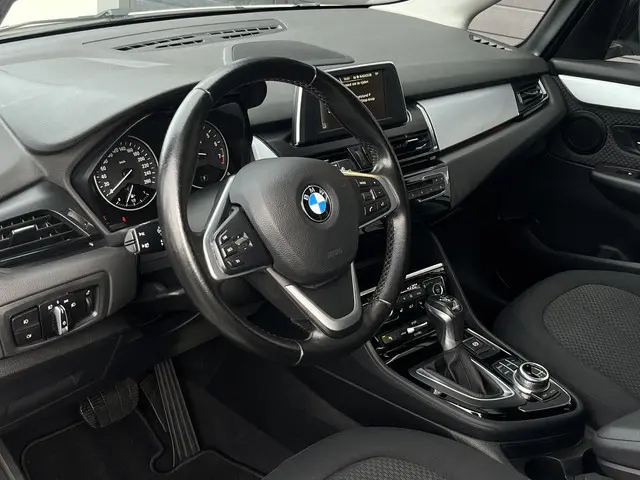 BMW 2-serie Active Tourer 225xe Centennial Executive, Automaat, Bluetooth, Cruise, Camera, Navi, NAP