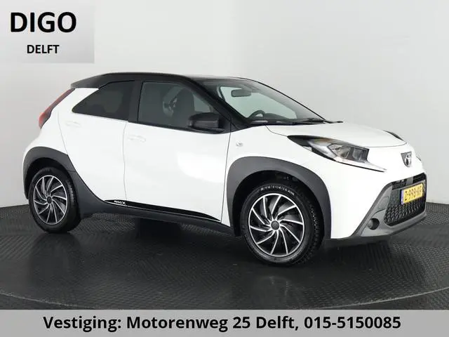 Toyota Aygo X VVT-i MT PLAY BLACK & WHITE 1e EIG GARANTIE 6-2034 CARPLAY NAVI.ADAPTIVE CRUISE.CAMERA