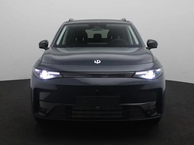 Leapmotor C10 Design REEV 28.4 kWh | DEMO SALE