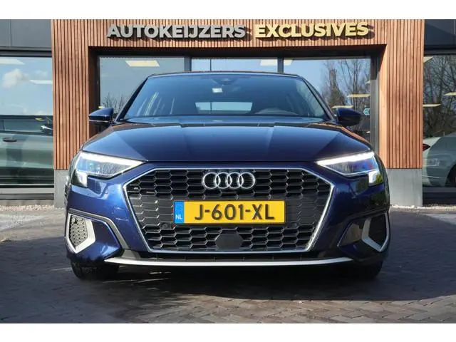 Audi A3 Sportback 35 TFSI Business edition Leer LED Cruise Clima
