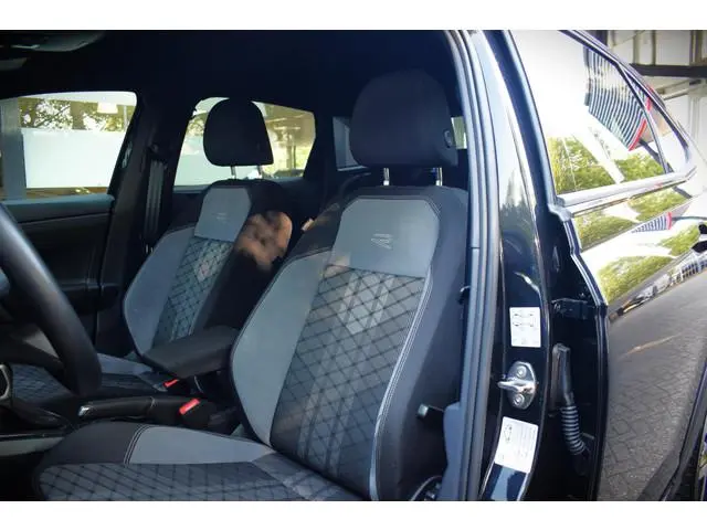 Volkswagen Taigo 1.0 TSI R-Line DSG IQ|NAVIGATIE|CARPLAY
