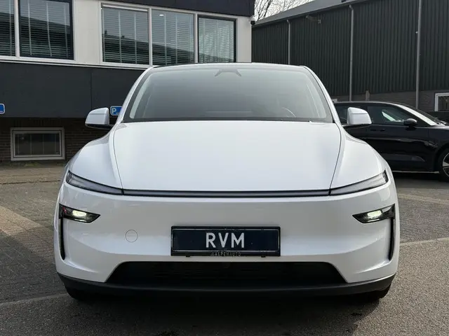 Tesla Model Y Premium Long Range AWD 75 kWh 10.000KM! | AFN. TREKHAAK | FABRIEKSGARANTIE TOT 2029! B...