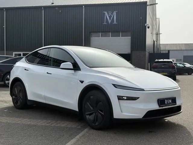 Tesla Model Y Premium Long Range AWD 75 kWh 10.000KM! | AFN. TREKHAAK | FABRIEKSGARANTIE TOT 2029! B...