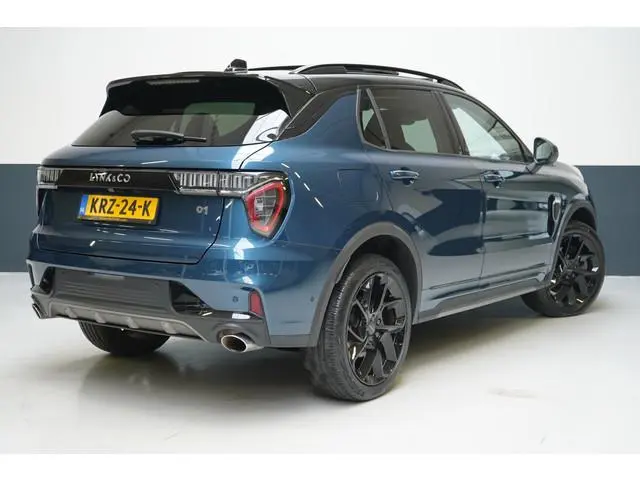 Lynk & Co 01 1.5 | Zwart optiek | Panoramadak | Camera | Navigatie | Memory | Lm velgen
