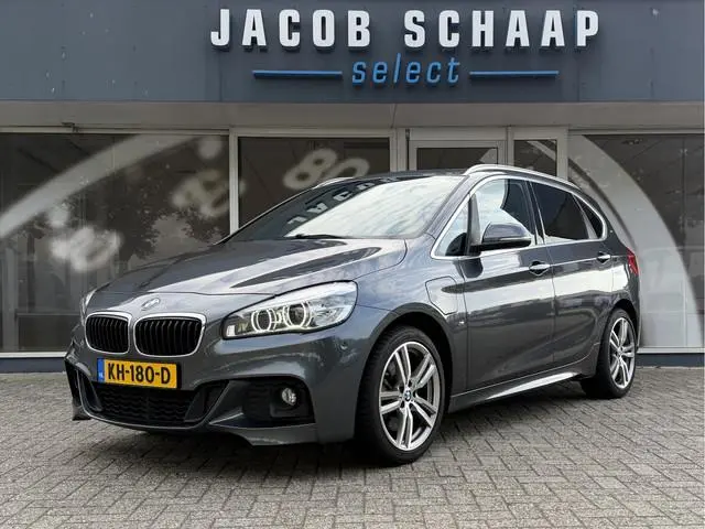 BMW 2-serie Active Tourer 225xe iPerformance / Leder / Cruise C.  / LED / Sensoren V+A / Multimedia...