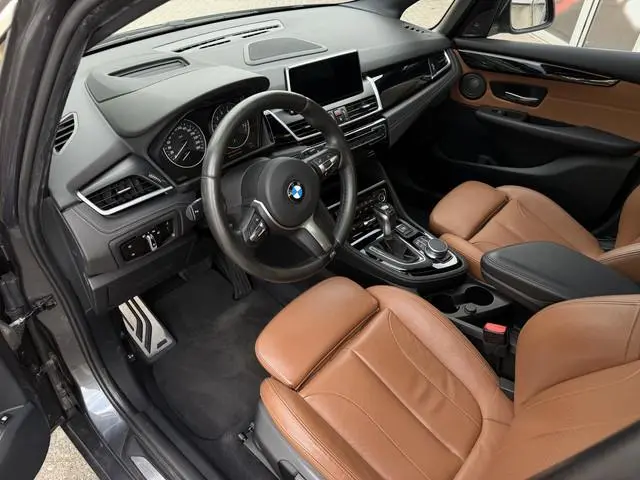 BMW 2-serie Active Tourer 225xe iPerformance / Leder / Cruise C.  / LED / Sensoren V+A / Multimedia...