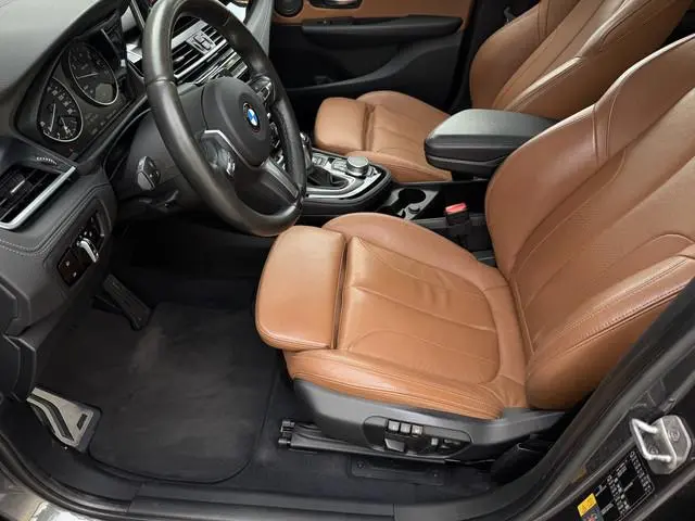 BMW 2-serie Active Tourer 225xe iPerformance / Leder / Cruise C.  / LED / Sensoren V+A / Multimedia...