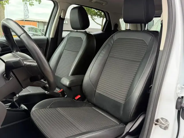 Ford EcoSport 1.0 EcoBoost Titanium Ultimate | Apple Carplay | Trekhaak | Stuur & stoelverwarming |...