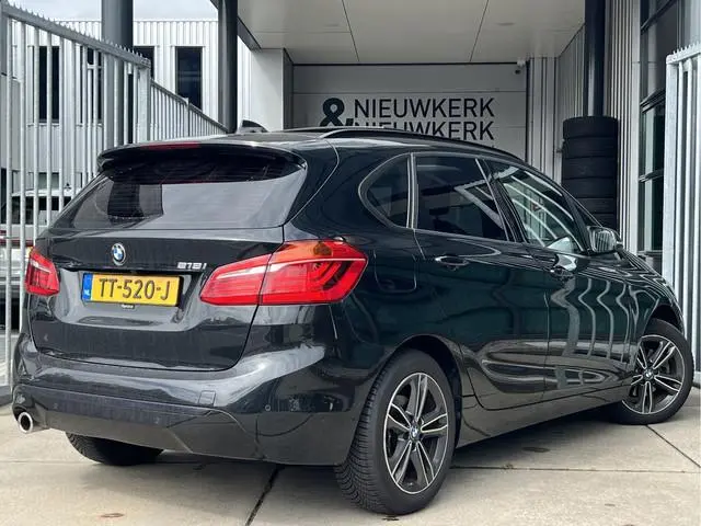 BMW 2-serie Active Tourer 218i High Executive | AUTOMAAT | PANO-DAK | LEDER | HEAD-UP DISPLAY | NAVI...