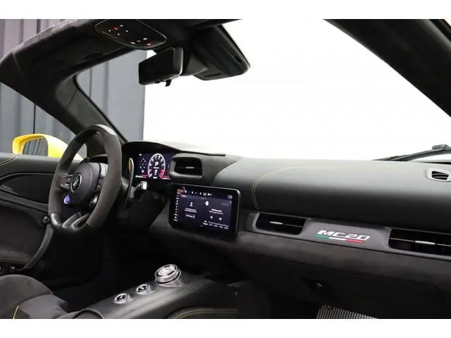 Maserati MC20