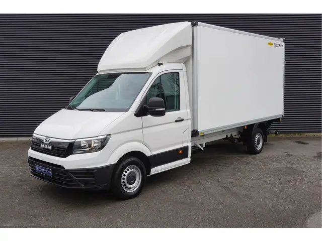 MAN TGE 140pk Bakwagen laadklep Apple Carplay Cruise control Airco 3-Zits Meubelbak Koffer LBW