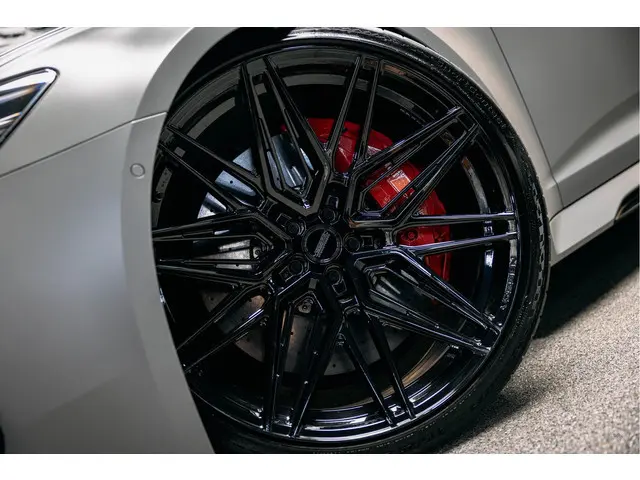 Audi RS6 Avant RS 6 TFSI quattro | Beton grijs matte | 23 inch Vossen HF7 | Keramisch | Pano |