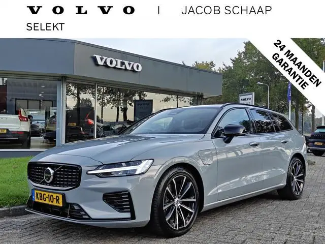 Volvo V60 T8 455PK Plug-in hybrid AWD Plus Dark | BLIS | ACC | Trekhaak | Pano | HUD | H&K | Elektr....