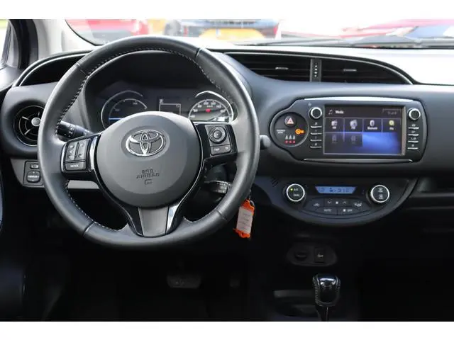 Toyota Yaris 1.5 Hybrid Dynamic, Safety Pack, Parkeersensoren, LM velgen, lane departure, regensenso...