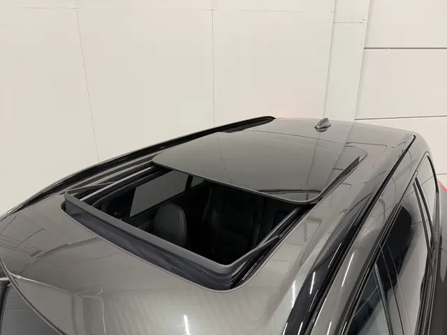 Volvo XC90 T8 Recharge AWD R-Design PANO/LUCHTVERING/B&W/SOH 100%/TREKHAAK/22"BLACK/HEAD-UP/MASSAGE+...