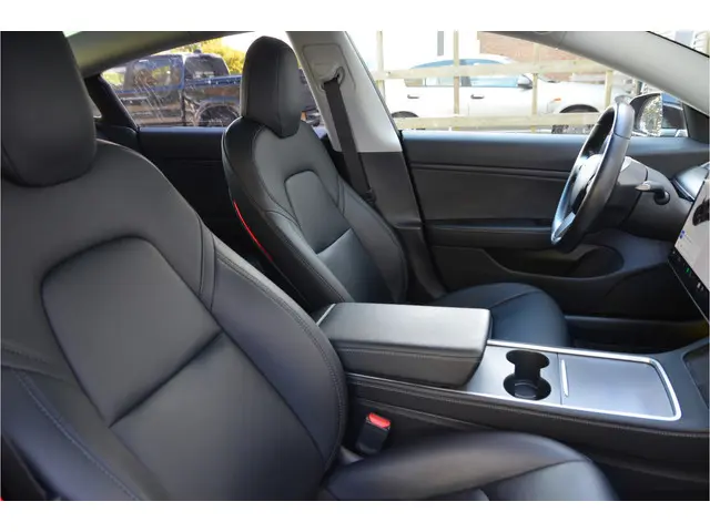 Tesla Model 3 Long Range AWD 75 kWh AutoPilot