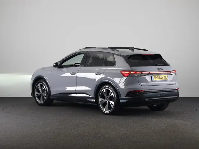 Audi Q4 e-tron 40 S-line 77kWh 204pk | SOH 94% | Panoramadak| Navigatie | Parkeercamera | Lederen be...