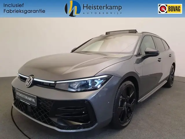 Volkswagen Passat Variant 1.5 eHybrid 272pk DSG/AUT R-Line Wegklapbare trekhaak, Harman/Kardon, Lede...