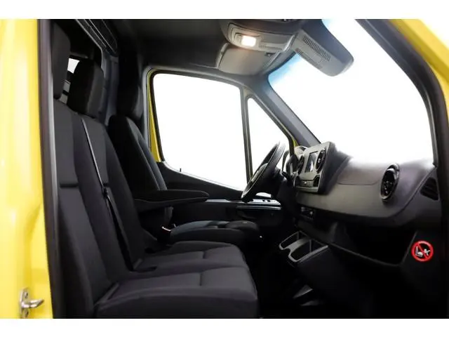 Mercedes-Benz Sprinter 319 CDI 3.0 V6 190pk 7G Automaat L2H2 Airco/Navi/Camera 08-2021