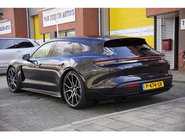 Porsche Taycan Sport Turismo 93 kWh Performance Battery Plus / Pano / Leer Dash / Inno Drive / Alcan...