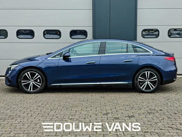 Mercedes-Benz EQE 300 Trekhaak Memory MBUX Navi Memory Camera Stoelverwarming