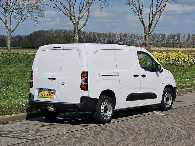 OPEL COMBO 1.5 l2 navi nap ac!