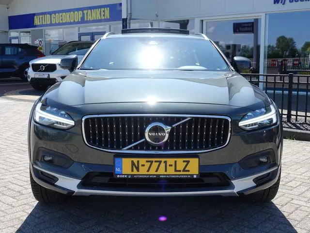 Volvo V90