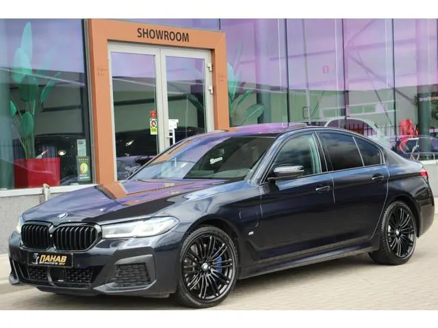 BMW 5-serie 545e xDrive M-Sport | Schuifdak | 360 | Head Up | ACC | El.Trekhaak