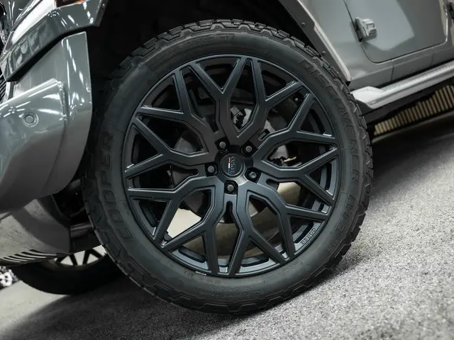 Jeep Wrangler 2.2D Sahara | Grijs Kenteken | Stoel en stuurverwarming | Custom Corse Edition |  Trek...