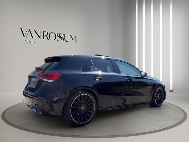Mercedes-Benz A-klasse 180 Business Solution AMG Pano | Stoelverwarming | 19 "| Parksensors V+A | Wi...