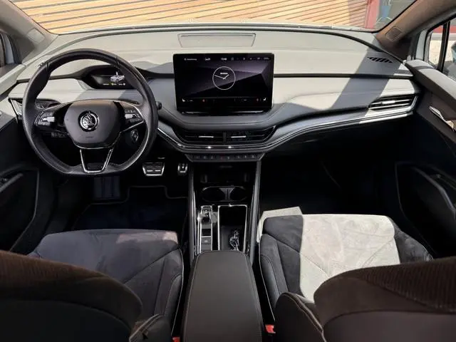 ŠKODA Enyaq iV 80 Sportline Soh 96.62% / Trekhaak / Camera / Navigatie / Dodehoek