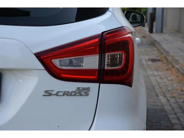 Suzuki S-Cross