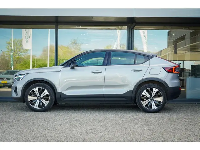 Volvo C40 Recharge Twin Intro Edition 78 kWh / Pano / Trekhaak / Stoel+Stuurverwarming / Incl BTW