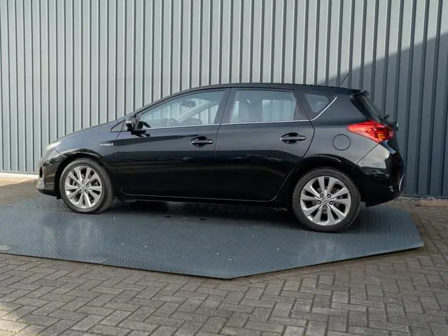 Toyota Auris 1.8 Hybrid Executive | Keyless | 17'' | Stoelverwarming | Camera | PDC V&A | Prijs Rijk...