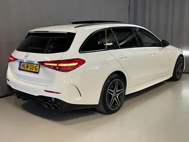 Mercedes-Benz C-klasse Estate 300 e AMG Line C63 Diffuser/18"/Panoramadak/Laser LED/Trekhaak/Stoelve...