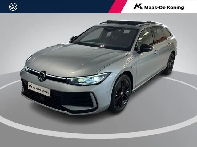Volkswagen Passat Variant 1.5eHybrid 200kW/272PK R-Line Black Style DSG · Panoramadak · Trekhaak · L...