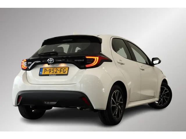 Toyota Yaris 1.5 Hybrid Dynamic, LED Apple Carplay, Android Auto, 1e eigenaar, Dealeronderhouden!