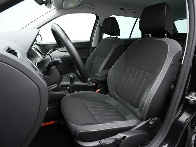 Skoda Fabia Combi 1.0 TSI 95 pk Style | Navigatie | Parkeersensoren voor/achter | Cruise Control