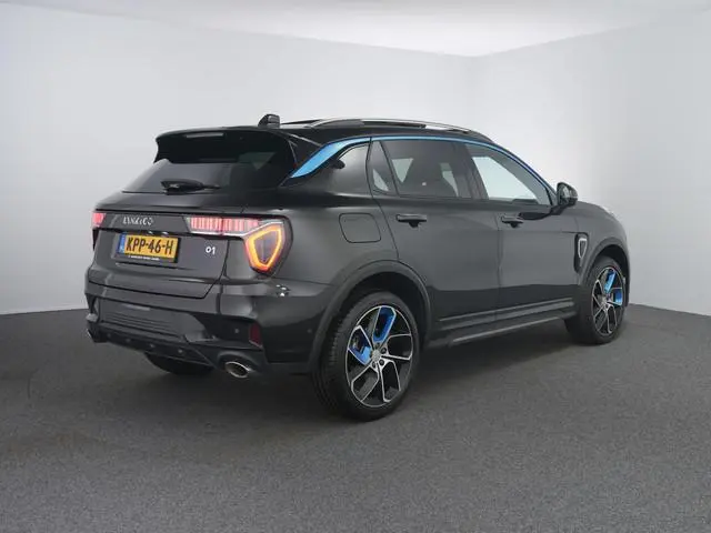 Lynk & Co 01 1.5 | Zwarte hemel | Pano | ACC | Stoelverwarming | 360 camera |