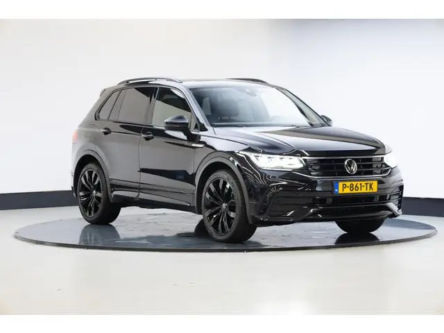 Volkswagen Tiguan 1.5 TSI R-Line Business+ | Panorama dak | Trekhaak |