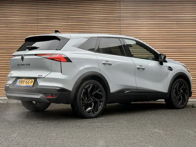 Renault Symbioz 1.6 E-Tech full hybrid 145 esprit Alpine Panodak / Harman/Kardon / Adpt Cruise / 19...